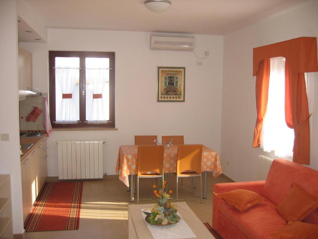 Apartments Mediteraneo Тар Экстерьер фото